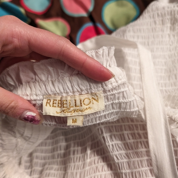 White dress - Picture 2 of 2